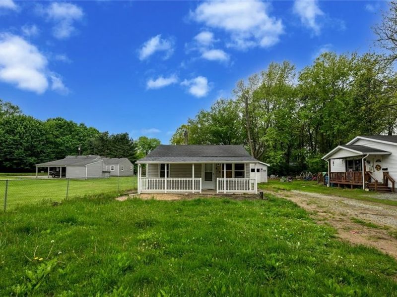 916 Abington Road, Akron, OH 44312 Photo 1