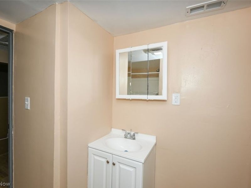 916 Abington Road, Akron, OH 44312 Photo 27