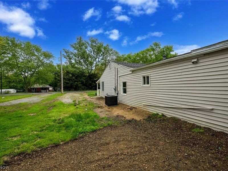 916 Abington Road, Akron, OH 44312 Photo 5