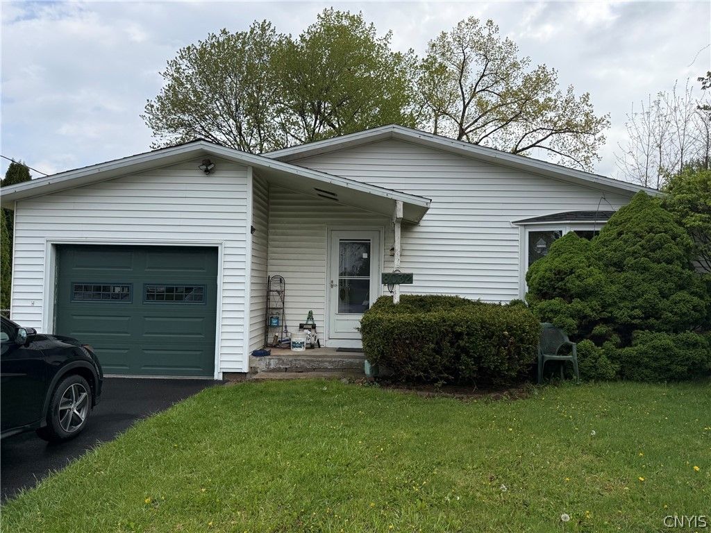 8032 Thompson Road, Cicero, NY 13039 Main Photo