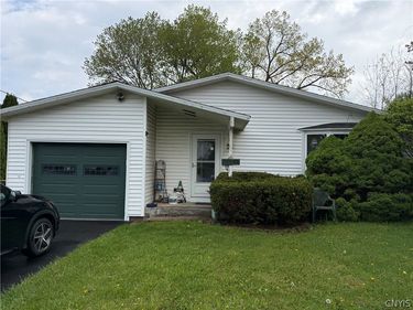 8032 Thompson Road, Cicero, NY 13039