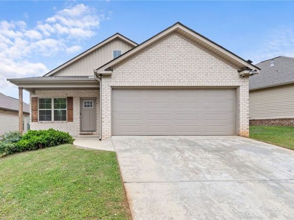 5440 University Gardens Drive, Cottondale, AL 35453