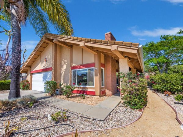 1374 Saddleback Trail, Camarillo, CA 93012