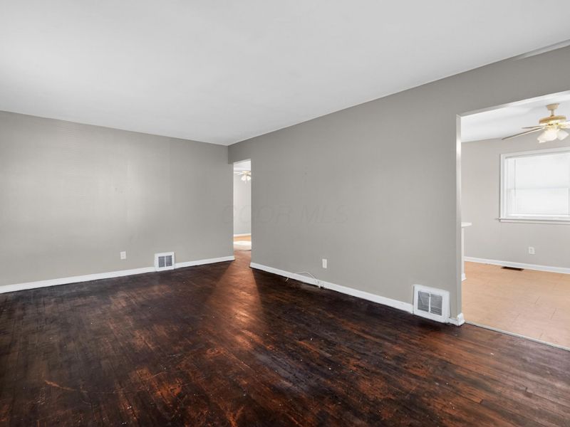533 S Weyant Avenue , Columbus, OH 43213 Photo 4