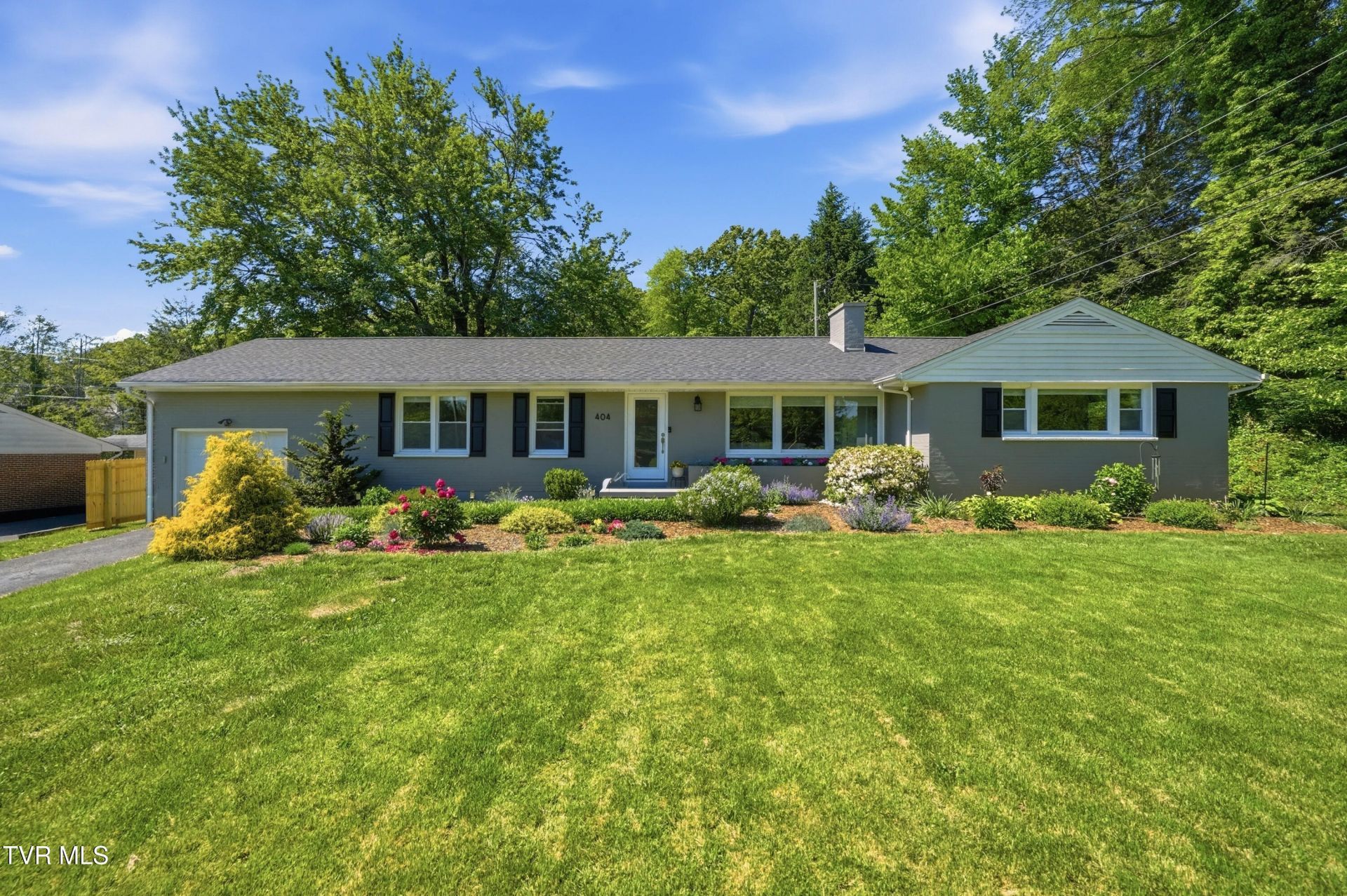 404 Valley Drive, Bristol, VA 24201 Main Photo
