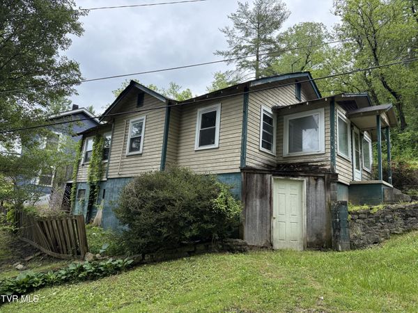 705 Blondell Avenue, Appalachia, VA 24216