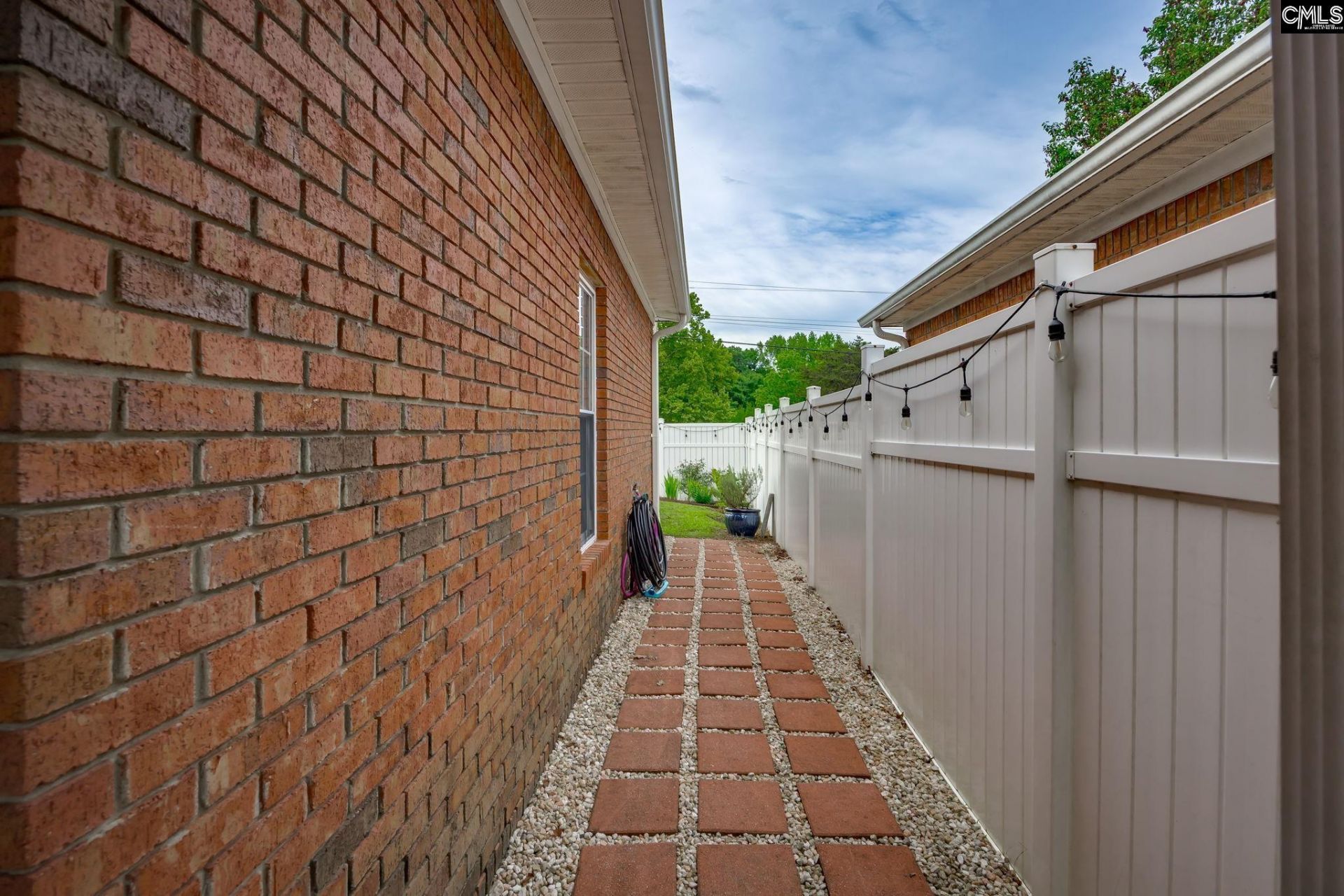 40 Crescent Moon Court Photo 31