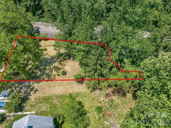28 Pinecrest Drive , Asheville, NC 00000