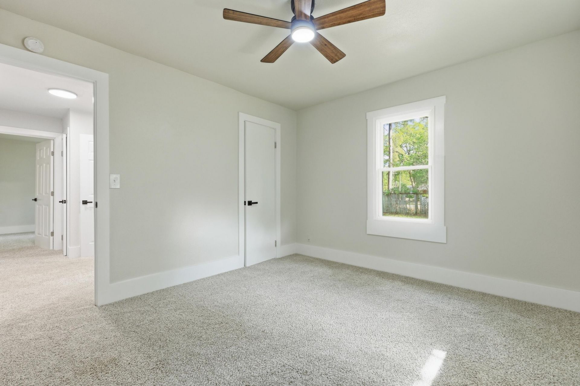 513 Warren Street Photo 15