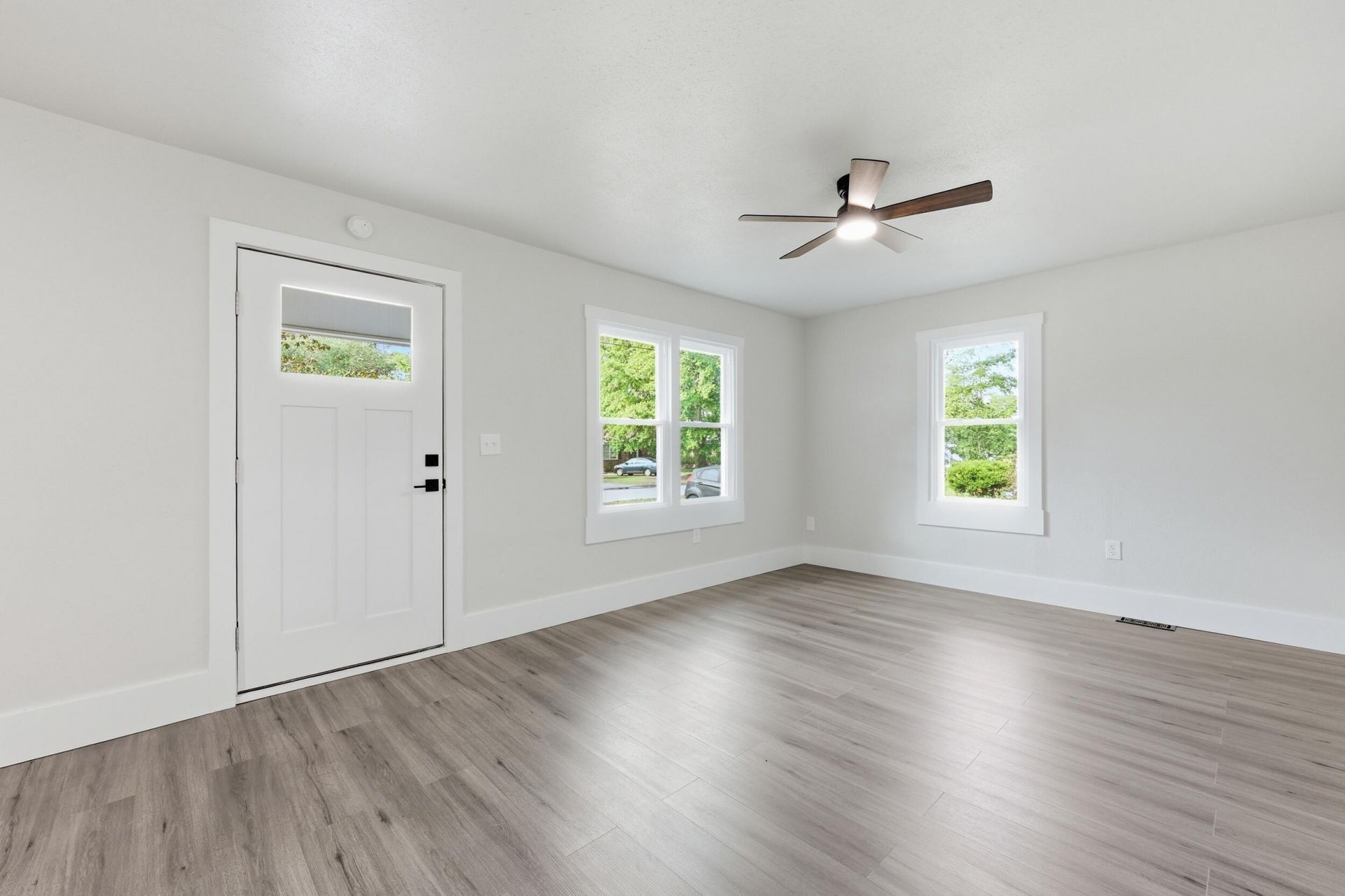 513 Warren Street Photo 4