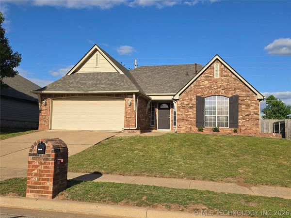 11527 S 105th Avenue , Bixby, OK 74008