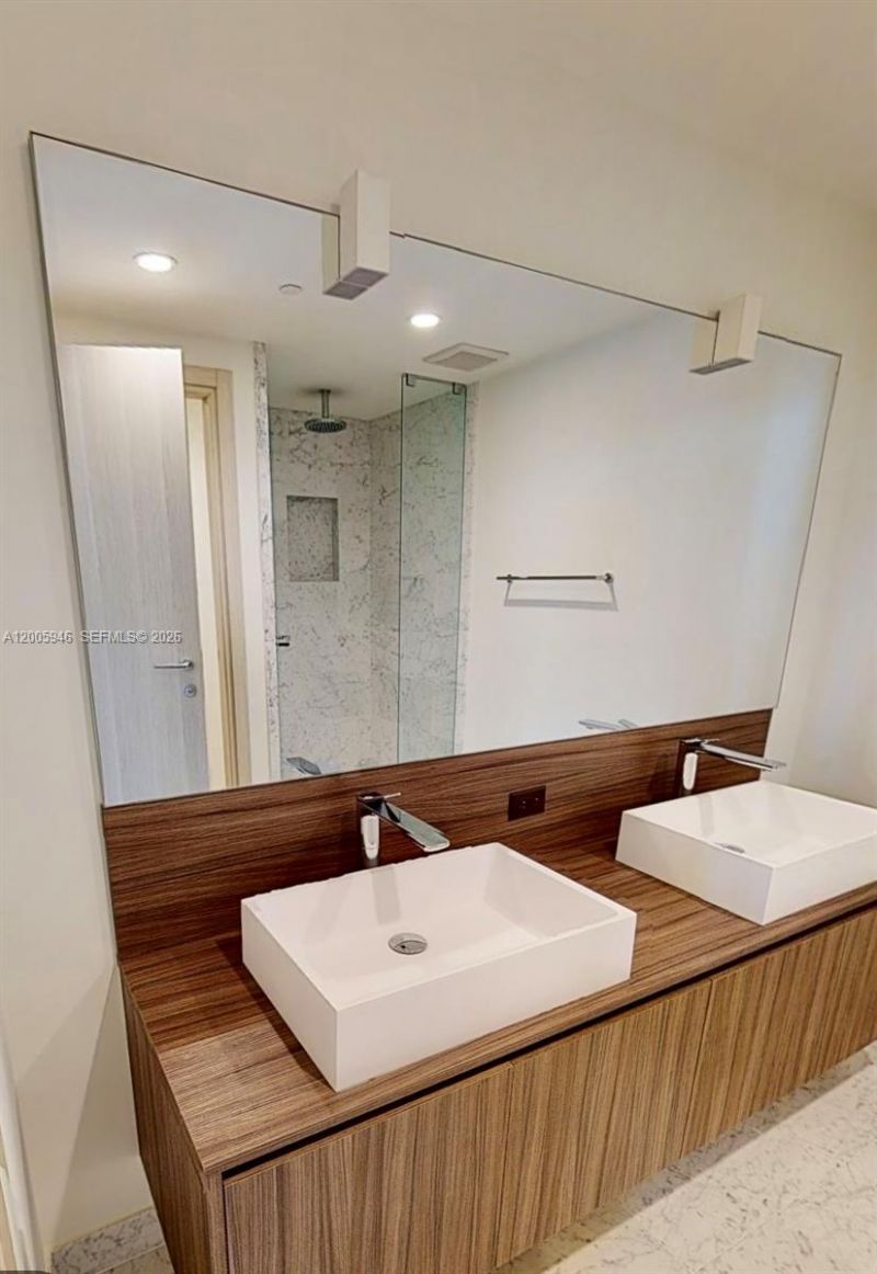 1000 Brickell Plz , Unit 4907, Miami, FL 33131 Photo