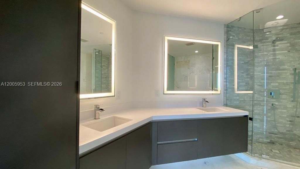 851 NE 1st Ave , Unit 4404, Miami, FL 33132 Photo