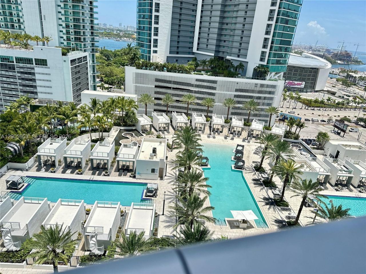 851 NE 1st Ave , Unit 4404, Miami, FL 33132 Photo