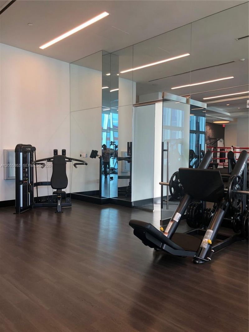 851 NE 1st Ave , Unit 4404, Miami, FL 33132 Photo