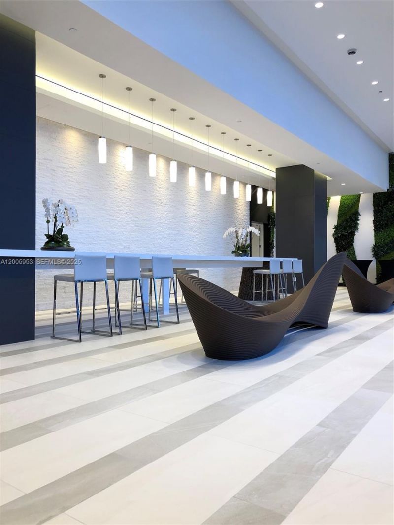 851 NE 1st Ave , Unit 4404, Miami, FL 33132 Photo