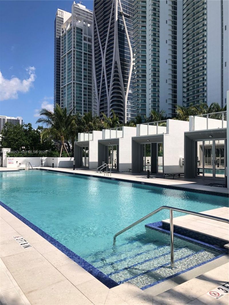 851 NE 1st Ave , Unit 4404, Miami, FL 33132 Photo