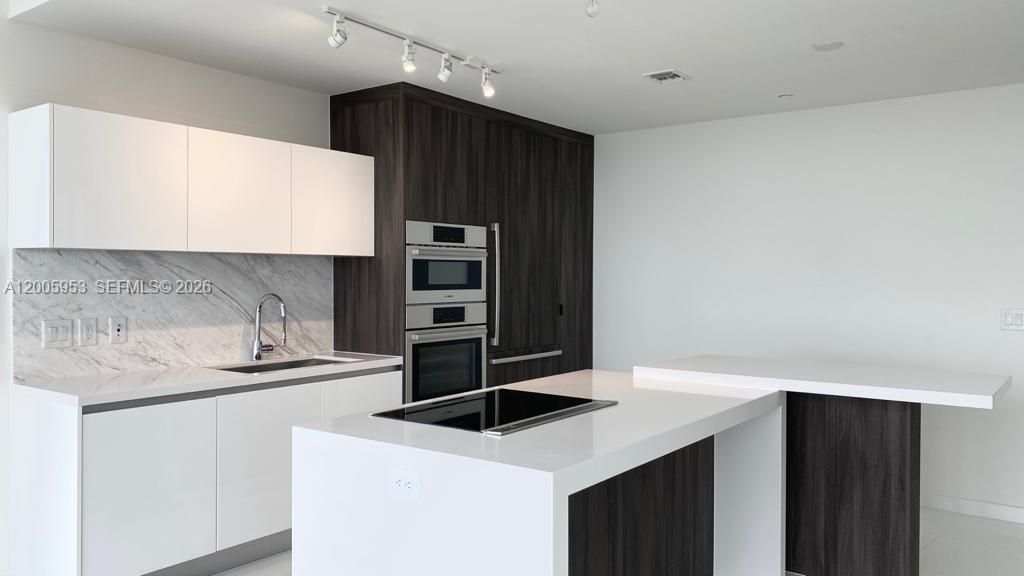 851 NE 1st Ave , Unit 4404, Miami, FL 33132 Photo