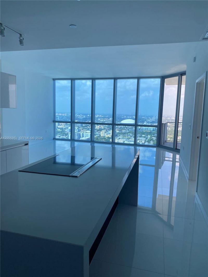 851 NE 1st Ave , Unit 4404, Miami, FL 33132 Photo