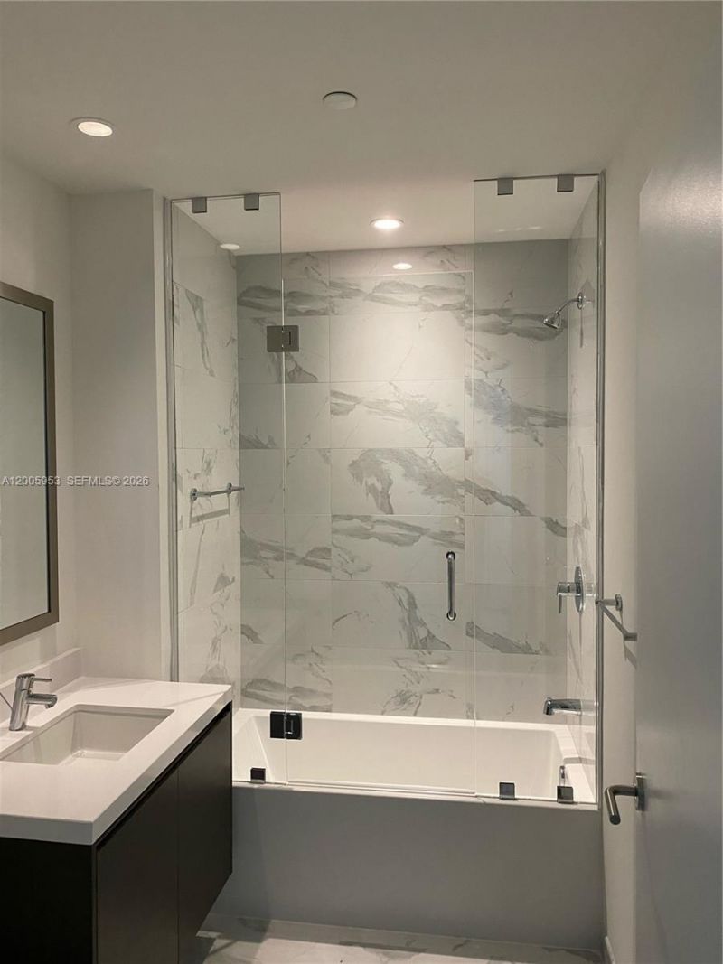 851 NE 1st Ave , Unit 4404, Miami, FL 33132 Photo
