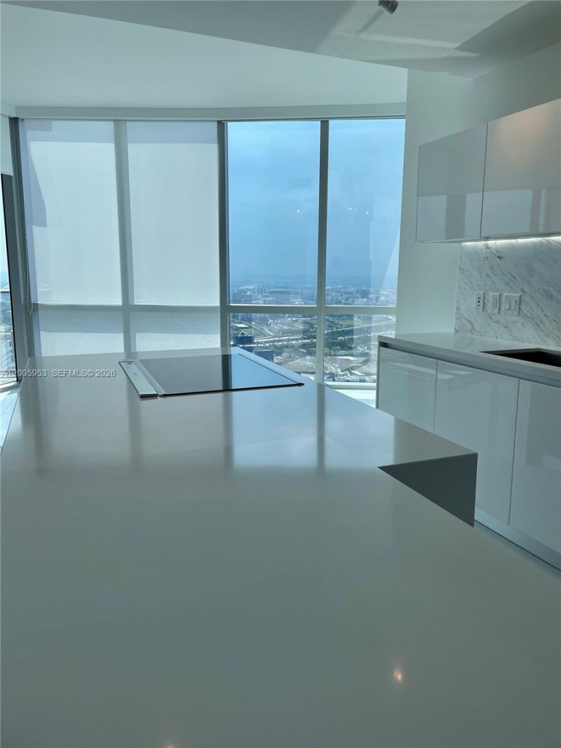 851 NE 1st Ave , Unit 4404, Miami, FL 33132 Photo