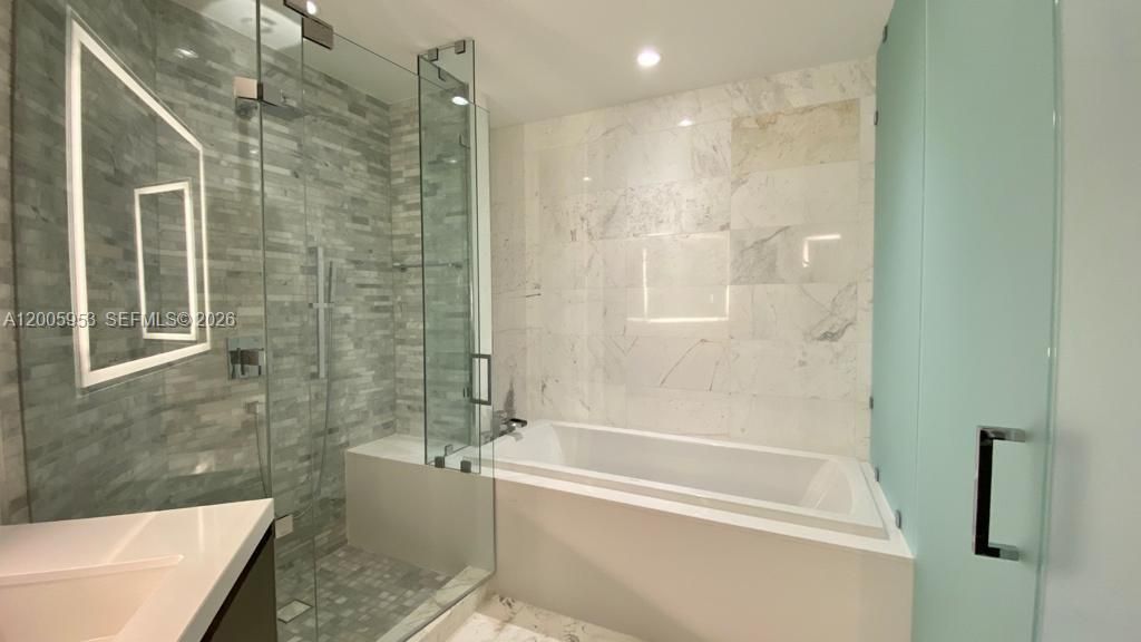 851 NE 1st Ave , Unit 4404, Miami, FL 33132 Photo