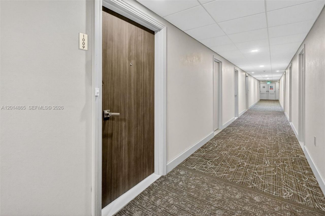 300 Bayview Dr, Unit 1009, Sunny Isles Beach, FL 33160 Photo