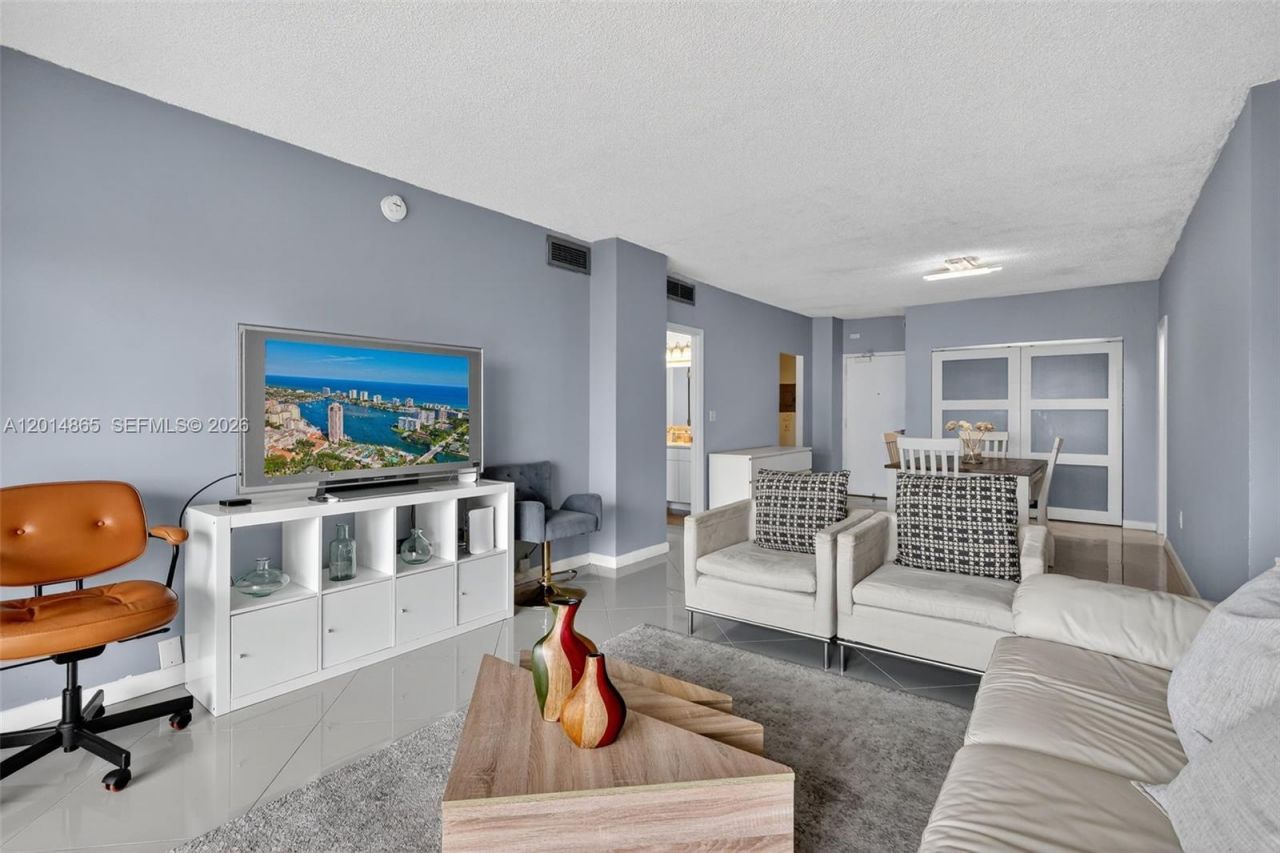 300 Bayview Dr, Unit 1009, Sunny Isles Beach, FL 33160 Photo