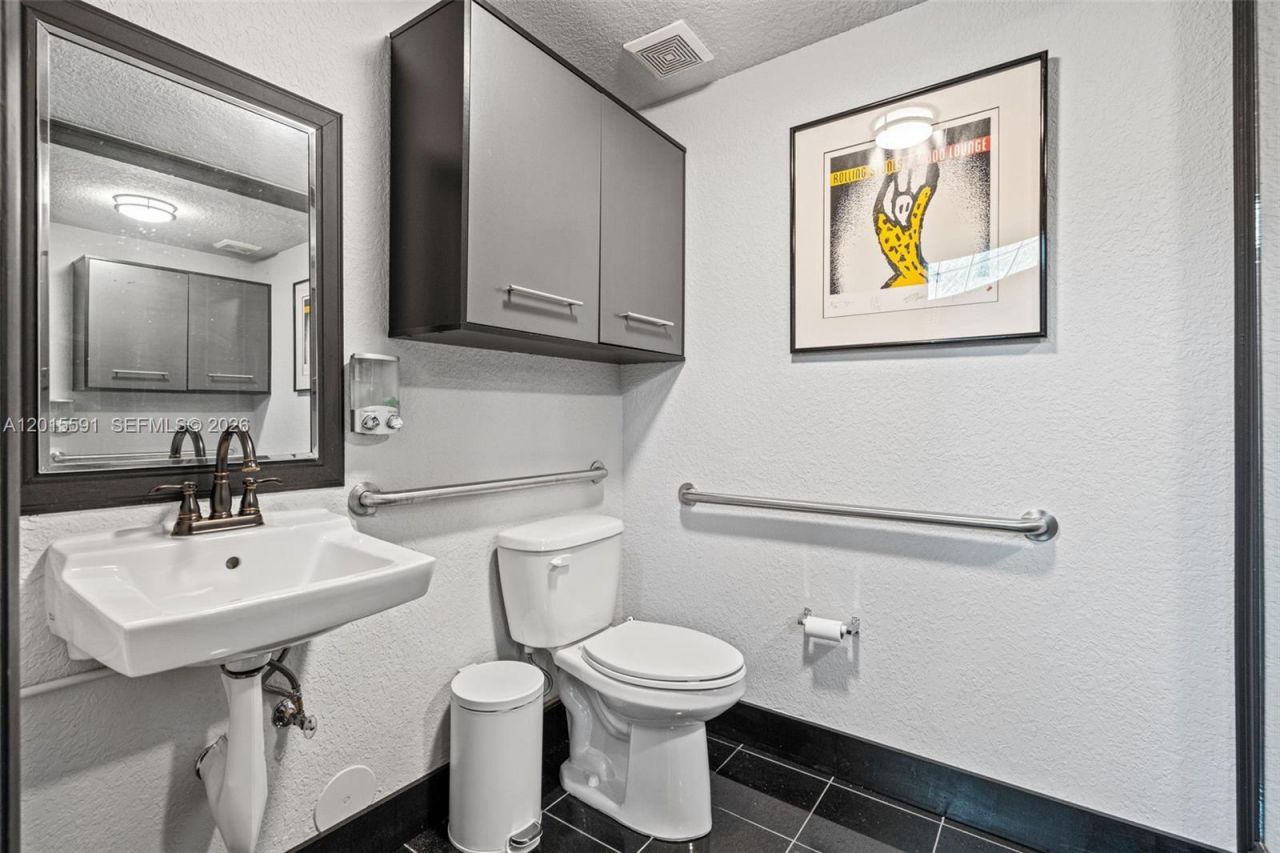 2937 Ravenswood Rd, Unit 9S, Dania Beach, FL 33312 Photo