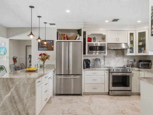 7830 SW 53rd Pl , Miami, FL 33143