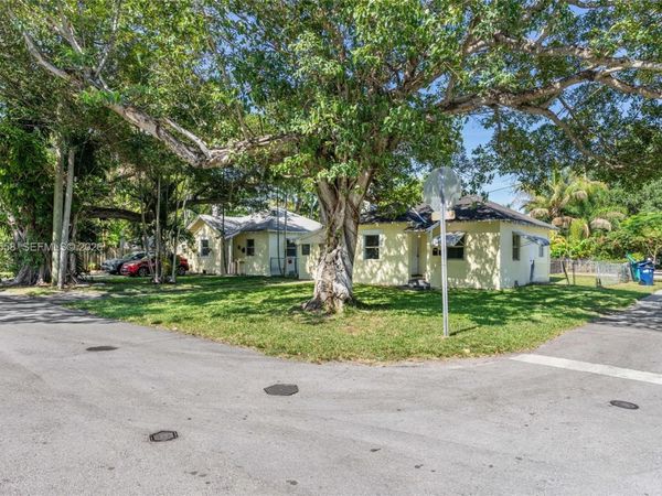 8701 NE 8th Ct , Miami, FL 33138