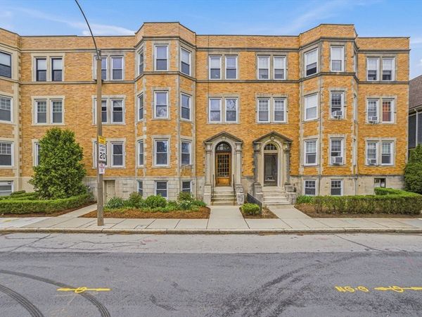 134 Pleasant, Unit 1, Brookline, MA 02446