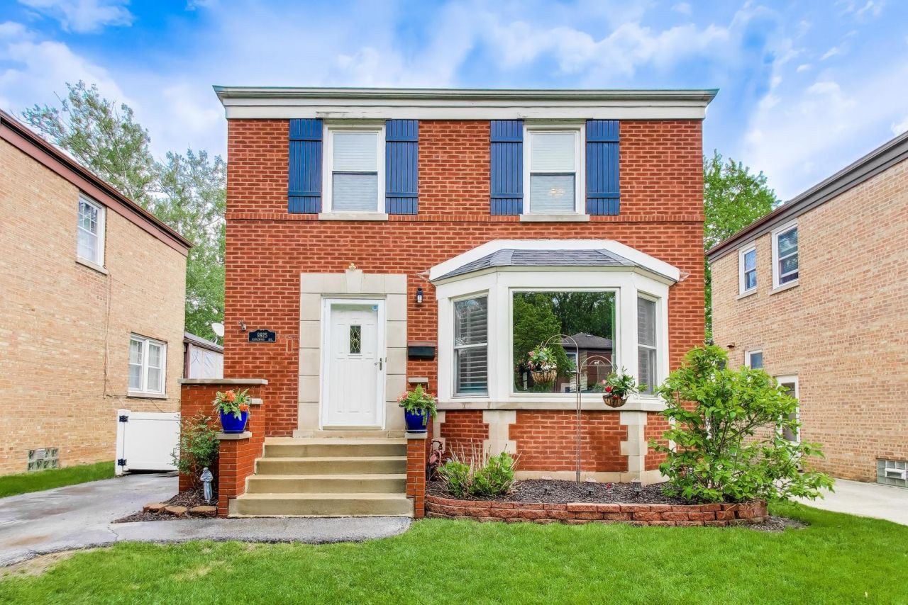 9925 S Maplewood Avenue, Chicago, IL 60655 Main Photo