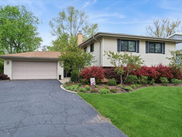 122 Mulberry Road, Deerfield, IL 60015
