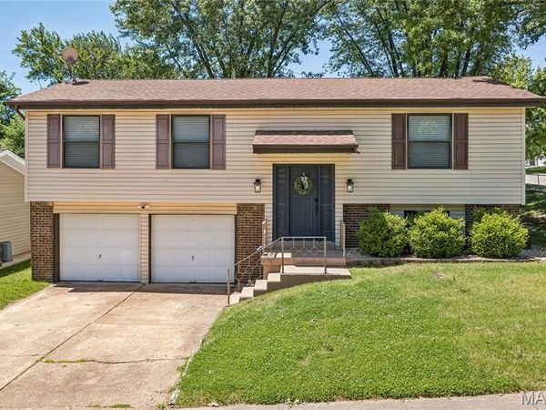 3161 Donnycave Lane, Maryland Heights, MO 63043