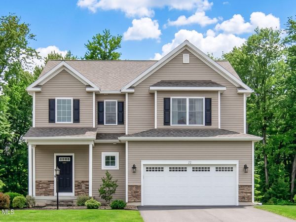 22 Wellington Court, Clifton Park, NY 12065