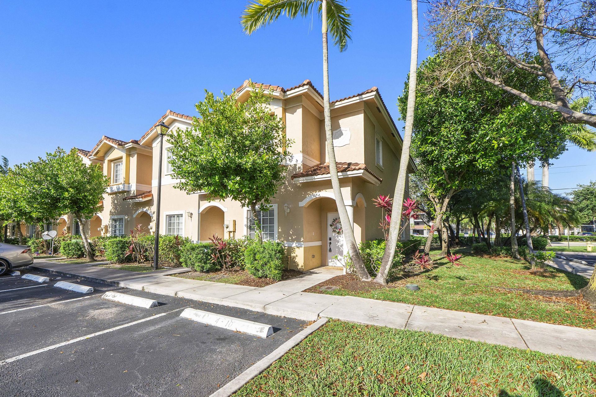 5910 Riverside Avenue, Tamarac, FL 33321 Photo
