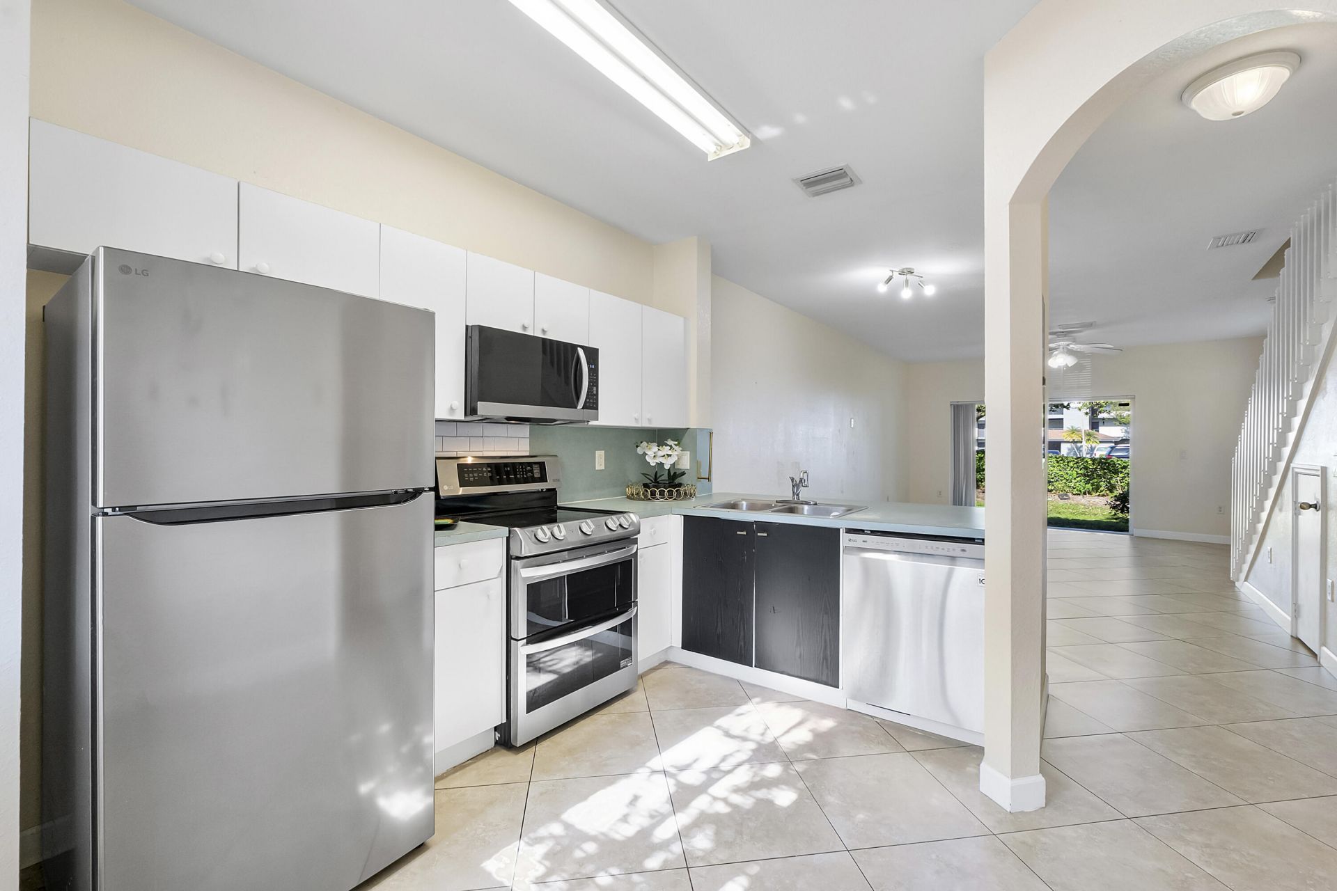 5910 Riverside Avenue, Tamarac, FL 33321 Photo