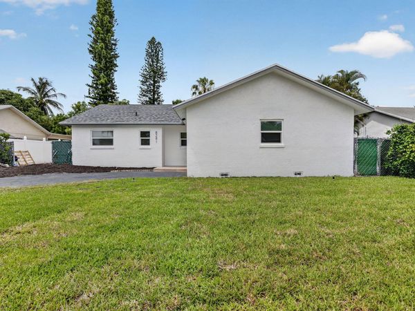 8241 NW 48th Street, Lauderhill, FL 33351