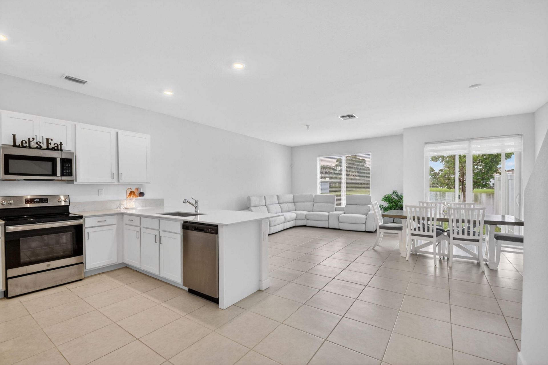 6933 N Harbours Edge Avenue, Lake Worth, FL 33467 Photo