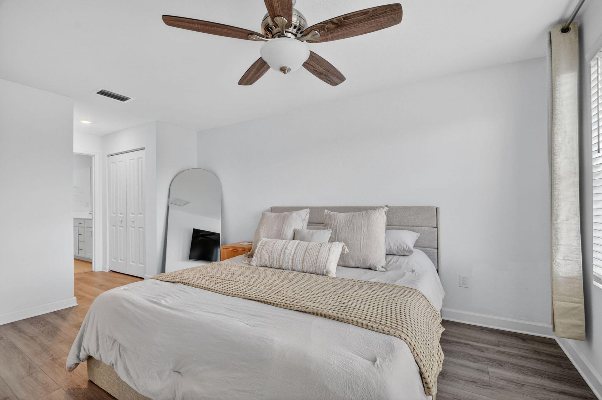 6933 N Harbours Edge Avenue, Lake Worth, FL 33467 Photo