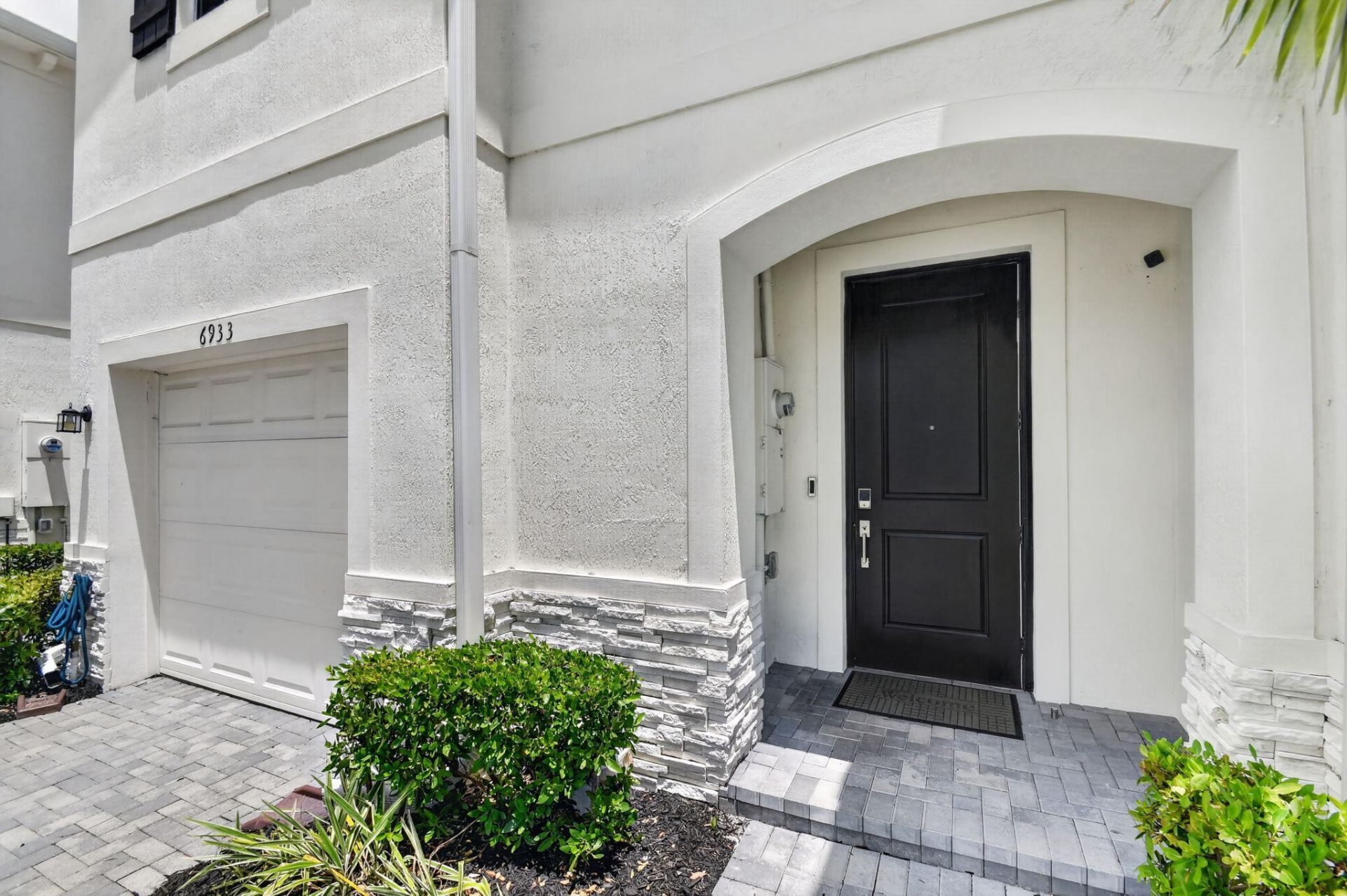 6933 N Harbours Edge Avenue, Lake Worth, FL 33467 Photo