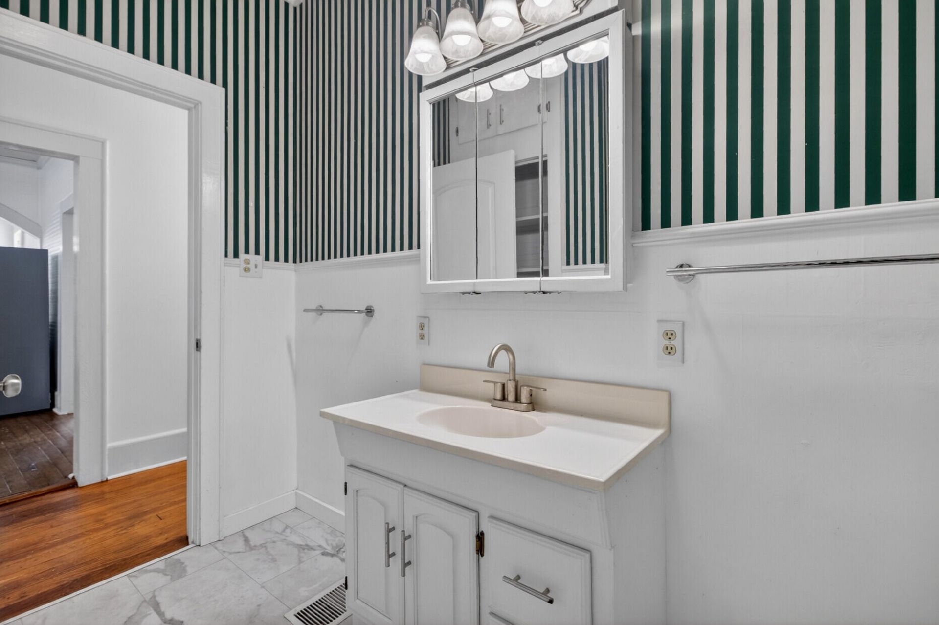7204 Vance Road Photo 20