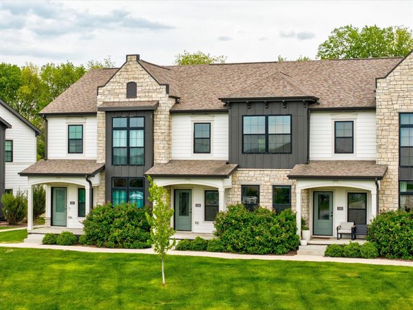 6460 Galleria Drive, Unit 3102, West Des Moines, IA 50266