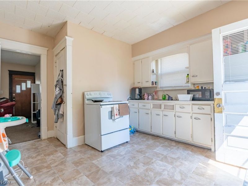 206 Ingram Avenue SW, Canton, OH 44710 Photo 9
