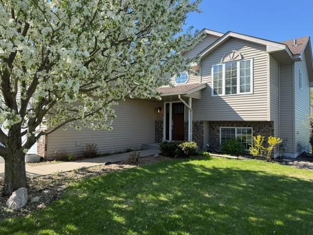 5487 Kahler Drive NE, Albertville, MN 55301