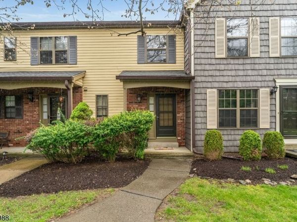 6 Wood Duck Ct, Allamuchy, NJ 07840