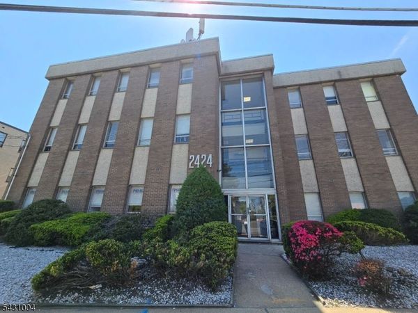 2424 Morris Ave, Union, NJ 07083
