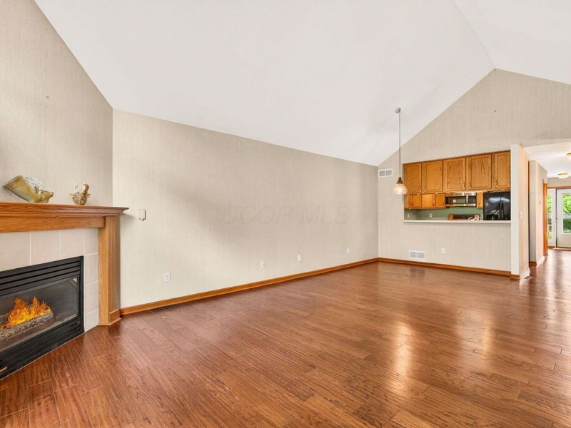 7042 Greensview Village Drive, Canal Winchester, OH 43110 Photo 12