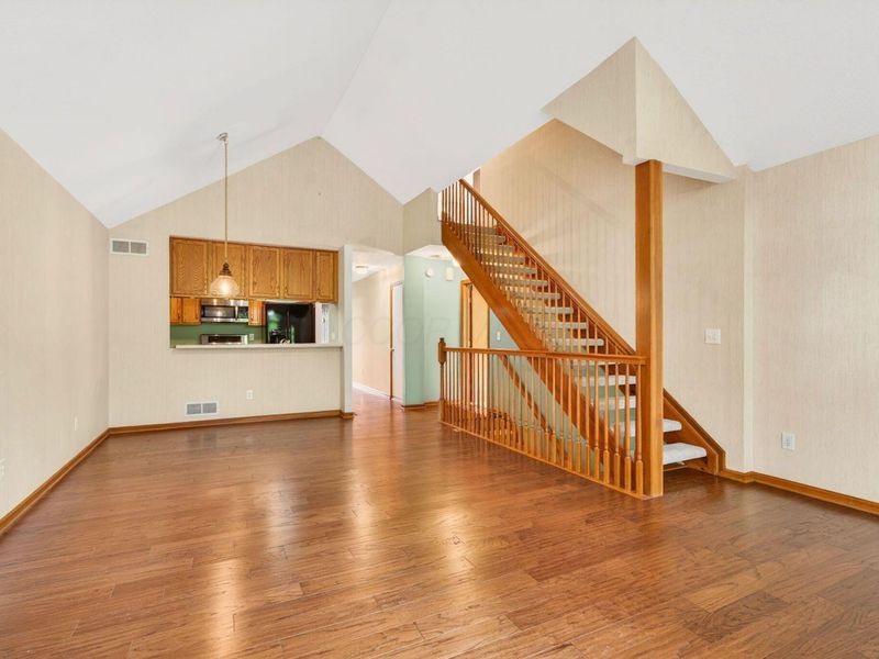 7042 Greensview Village Drive, Canal Winchester, OH 43110 Photo 18